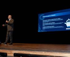 Curitiba, 22 de outubro de 2024 - O governador Carlos Massa Ratinho Junior participa, no Teatro Guaíra, do evento sobre Inteligência Artificial e Sanção da Lei de Aprovação do Plano de IA para o Serviço Público do Paraná.