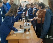 Rota da Inovação leva alunos da rede estadual para conhecer ambientes inovadores
