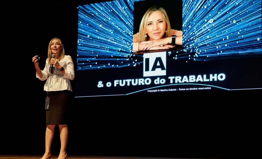 Curitiba, 22 de outubro de 2024 - O governador Carlos Massa Ratinho Junior participa, no Teatro Guaíra, do evento sobre Inteligência Artificial e Sanção da Lei de Aprovação do Plano de IA para o Serviço Público do Paraná.