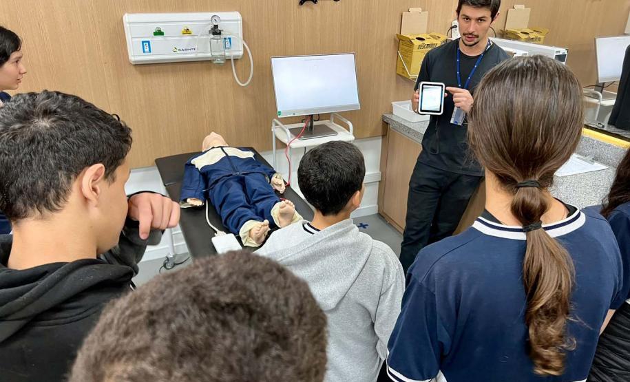 Rota da Inovação leva alunos da rede estadual para conhecer ambientes inovadores
